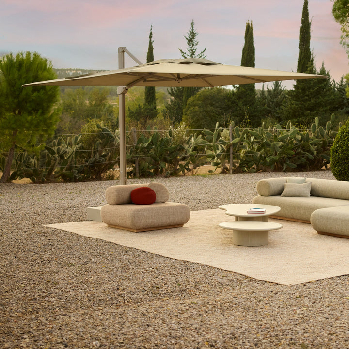 Lima luxury cantilever parasol 400x400cm linen
