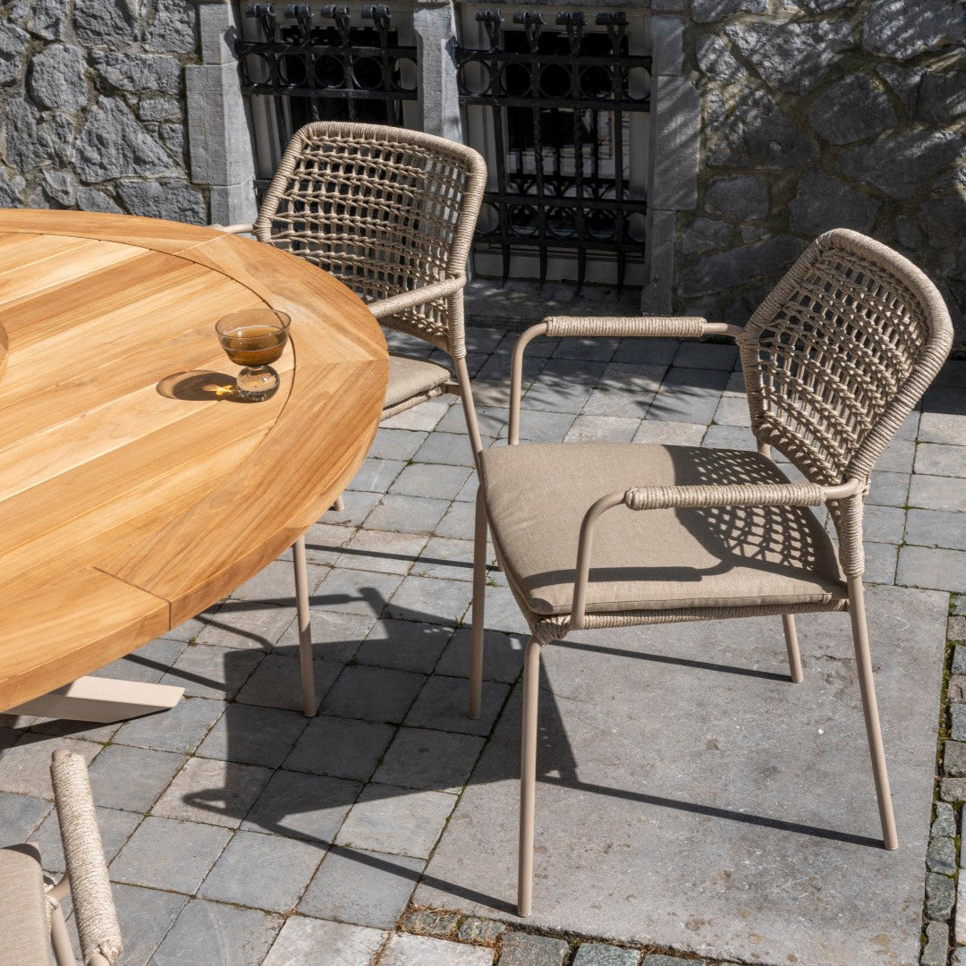 Prado ronde tuinset in teak met 6 stapelbare barista tuinstoelen