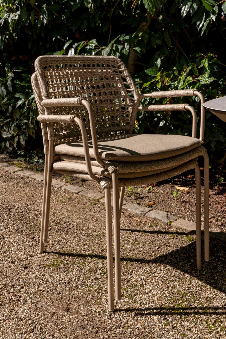 Prado ronde tuinset in teak met 6 stapelbare barista tuinstoelen