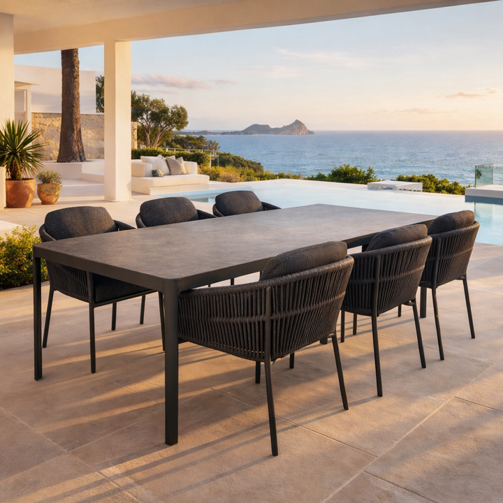 Table de jardin Ducast en aluminium antracite 220x100 avec plateau en céramique pleine et chaise Cortina
