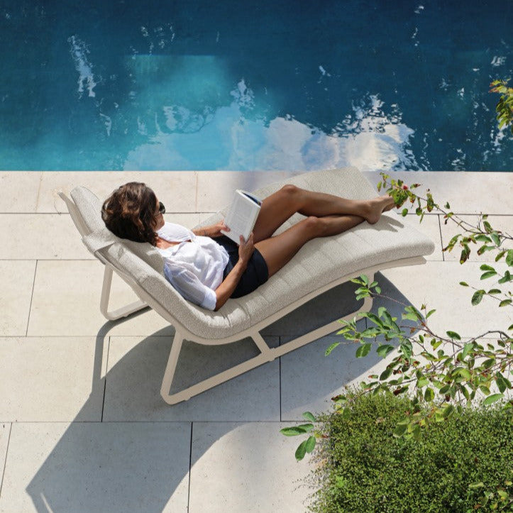 Florida daybed in beige aluminum with sunproof cushion