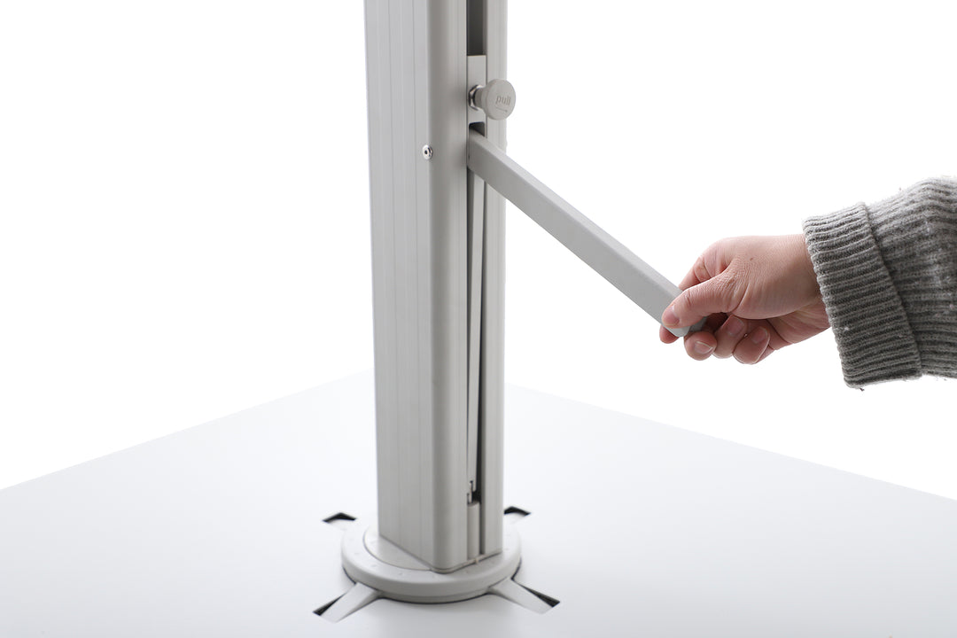 Parasol suspendu Solux 300x300 avec cadre en aluminium lin et toile Sunbrella beige