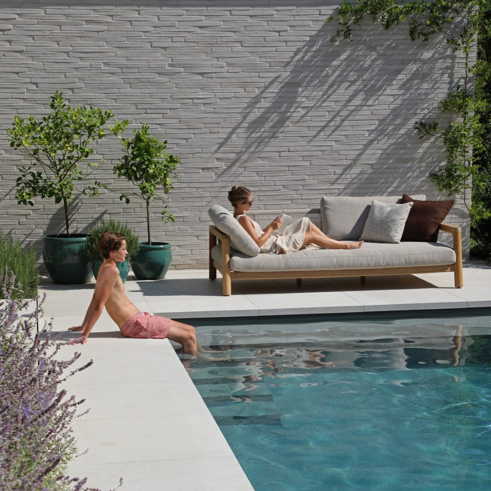 Tolo lounge set in teak and all-weather cushions