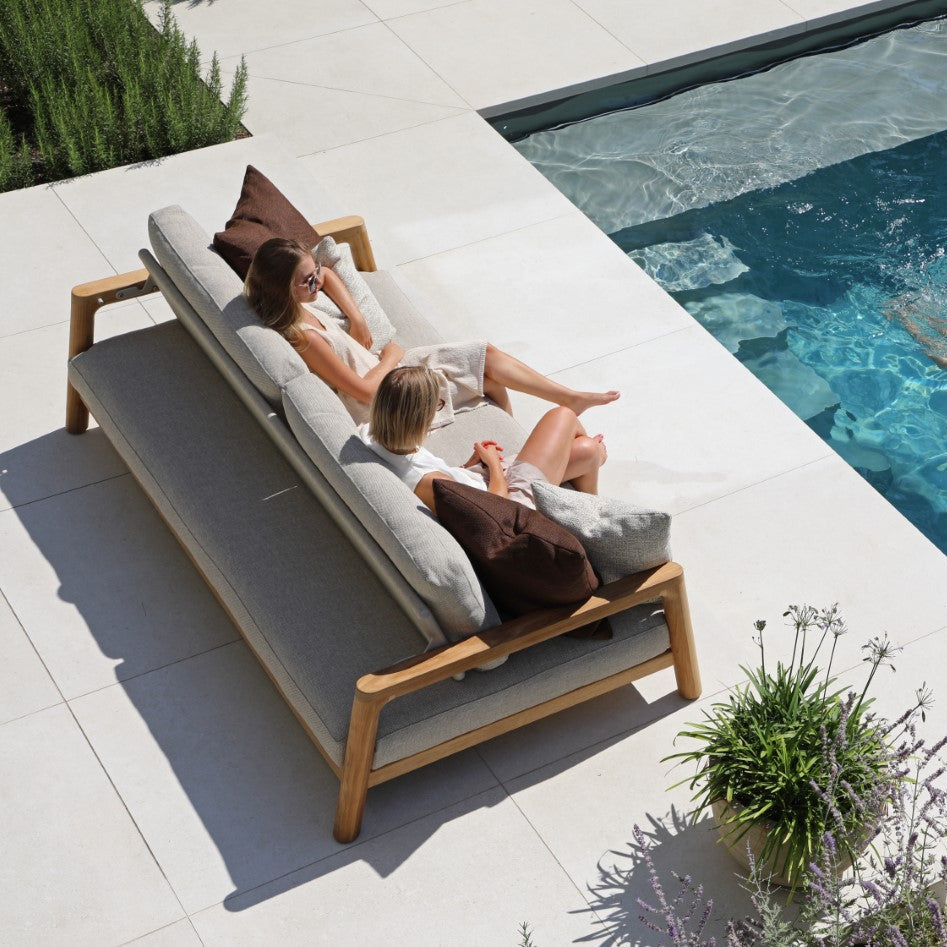 Tolo lounge set in teak and all-weather cushions