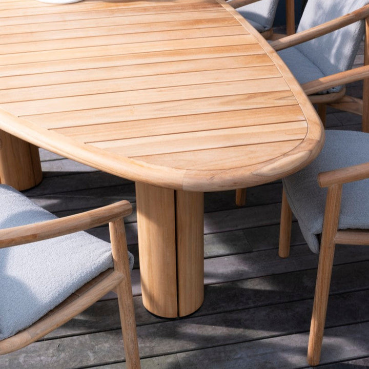 Corsica organische tuinset in teak met 6 stapelbare tess tuinstoelen