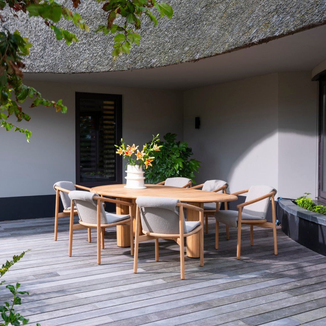 Corsica organische tuinset in teak met 6 stapelbare tess tuinstoelen
