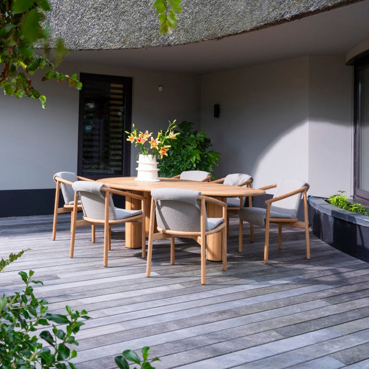 Corsica organische tuinset in teak met 6 stapelbare tess tuinstoelen