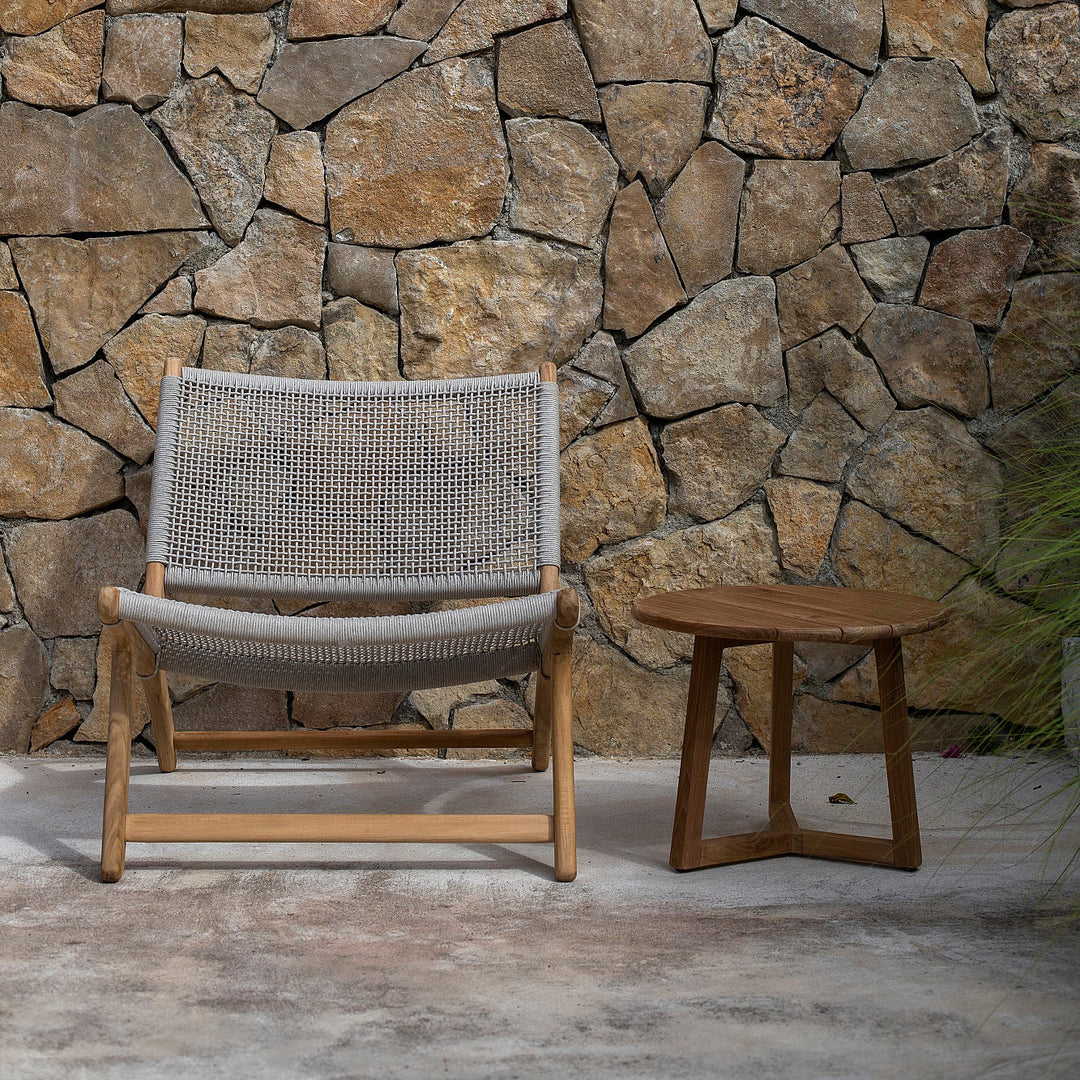 Fauteuil lounge Koozy en teck et corde tressée beige carrée