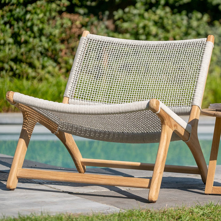 Fauteuil lounge Koozy en teck et corde tressée beige carrée