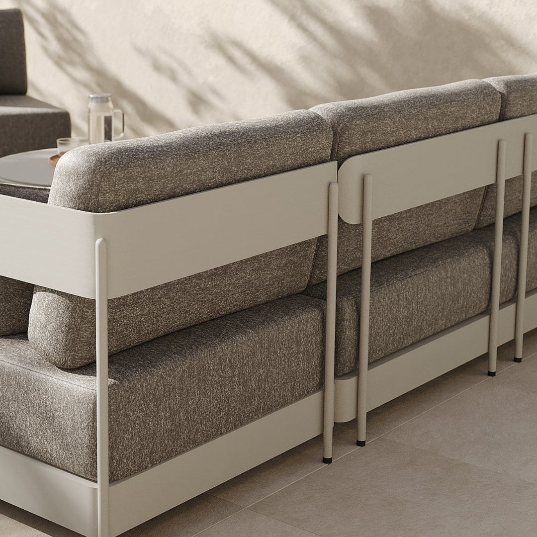 Senso lounge in beige (dune) aluminium and all-weather cushions